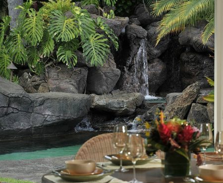 Outdoor Dining at Luxury Hawaiian Beach Rental