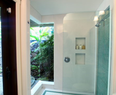 luxury-shower-at-Paradise-Point
